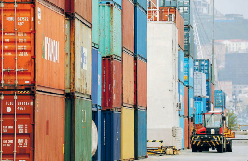 Контейнеры ловят баланс