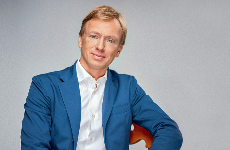 Андриан Фадеев: «Разговаривать языком танца артисты учатся уже в театре»