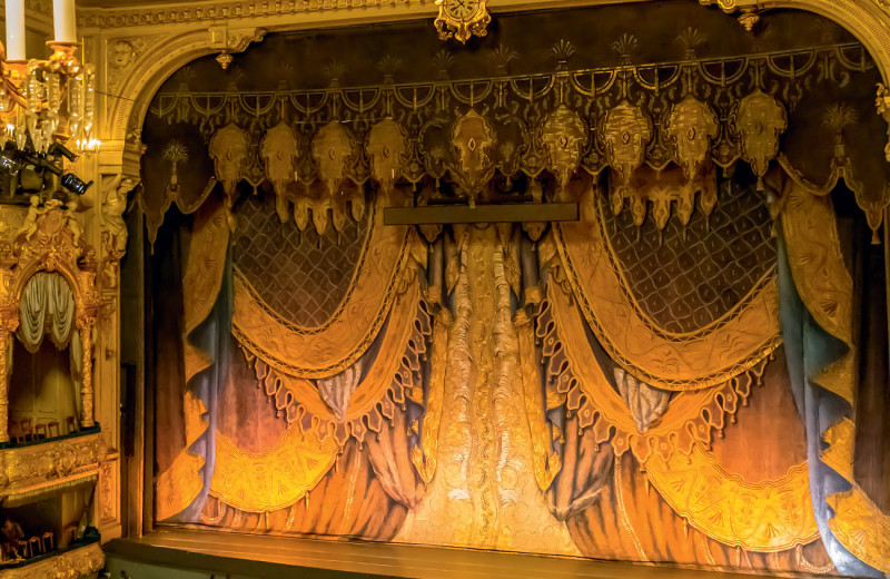 Мариинский Театр: храм искусства на берегу канала