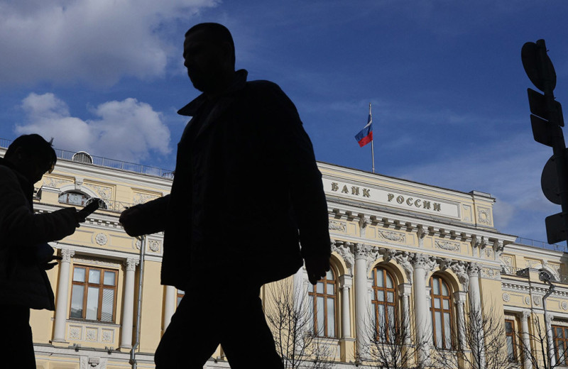 Между моргом и асфальтом