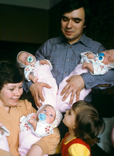 В семье Шашковых родились близнецы — Женя, Катя, Маша, Таня