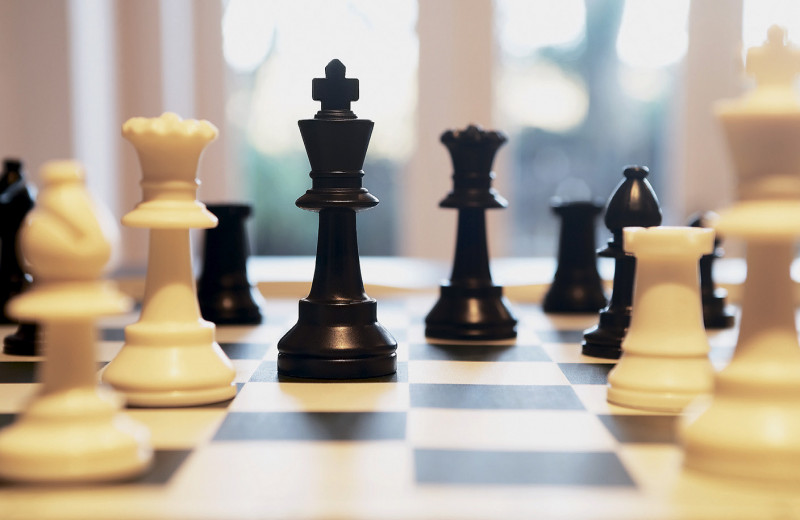 Оценивая преимущество: нетранзитивные позиции в шахматах