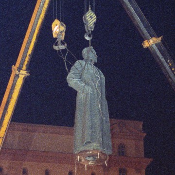 Демонтаж памятника Феликсу Дзержинскому