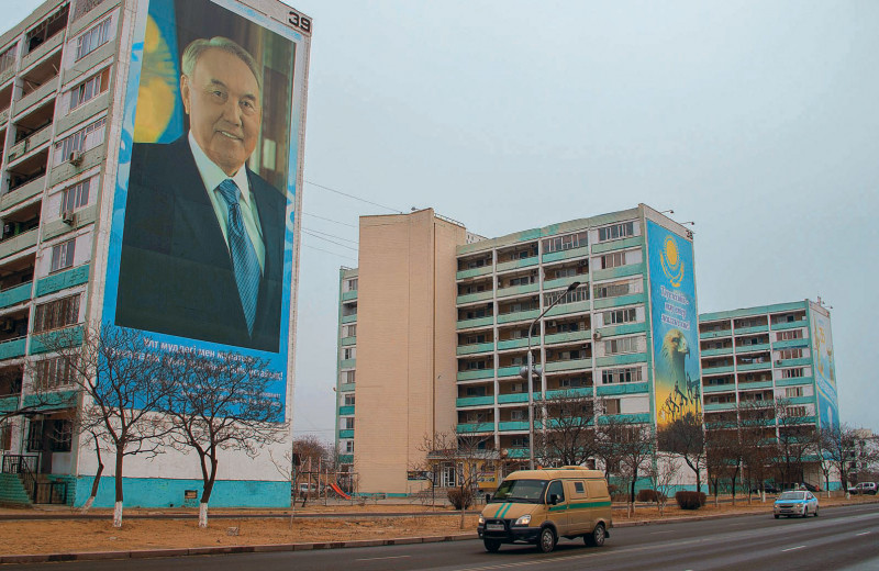 Казахстан: кризис политики неолиберализма в клановом государстве