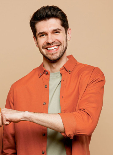 На его стороне