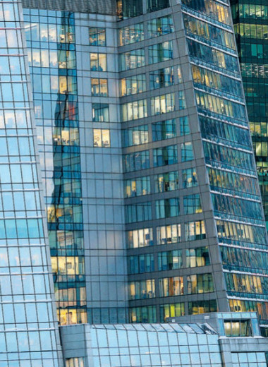 Офисы освобождают место