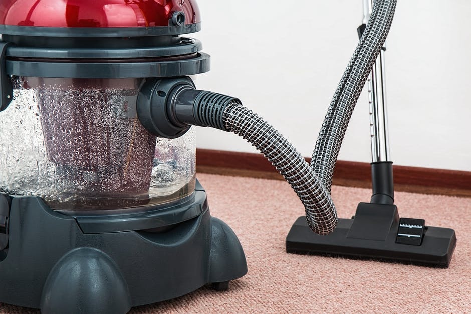 vacuum-cleaner-carpet-cleaner-housework-housekeeping-38325.jpeg