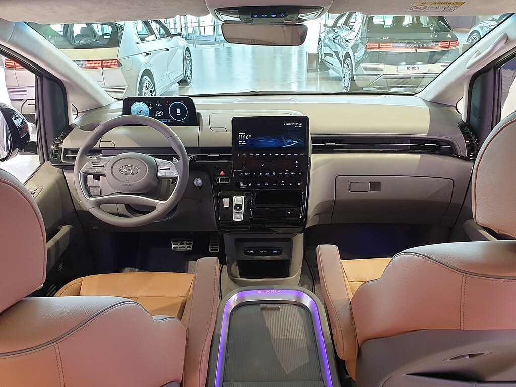hyundai staria интерьер