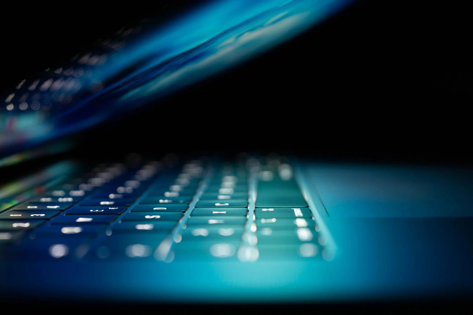 philipp-katzenberger-iIJrUoeRoCQ-unsplash-1.webp