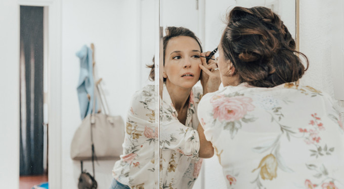 Законы привлекательности: нужен ли дома макияж