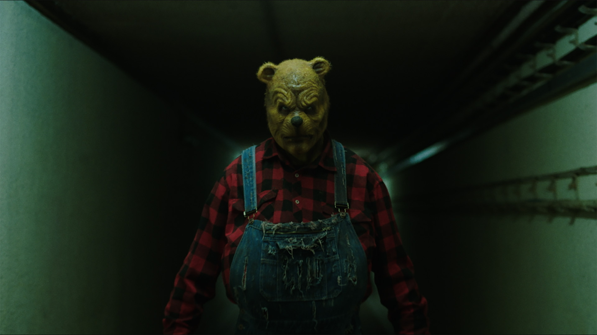 Кадр из фильма «Винни-Пух: Кровь и мед 2»