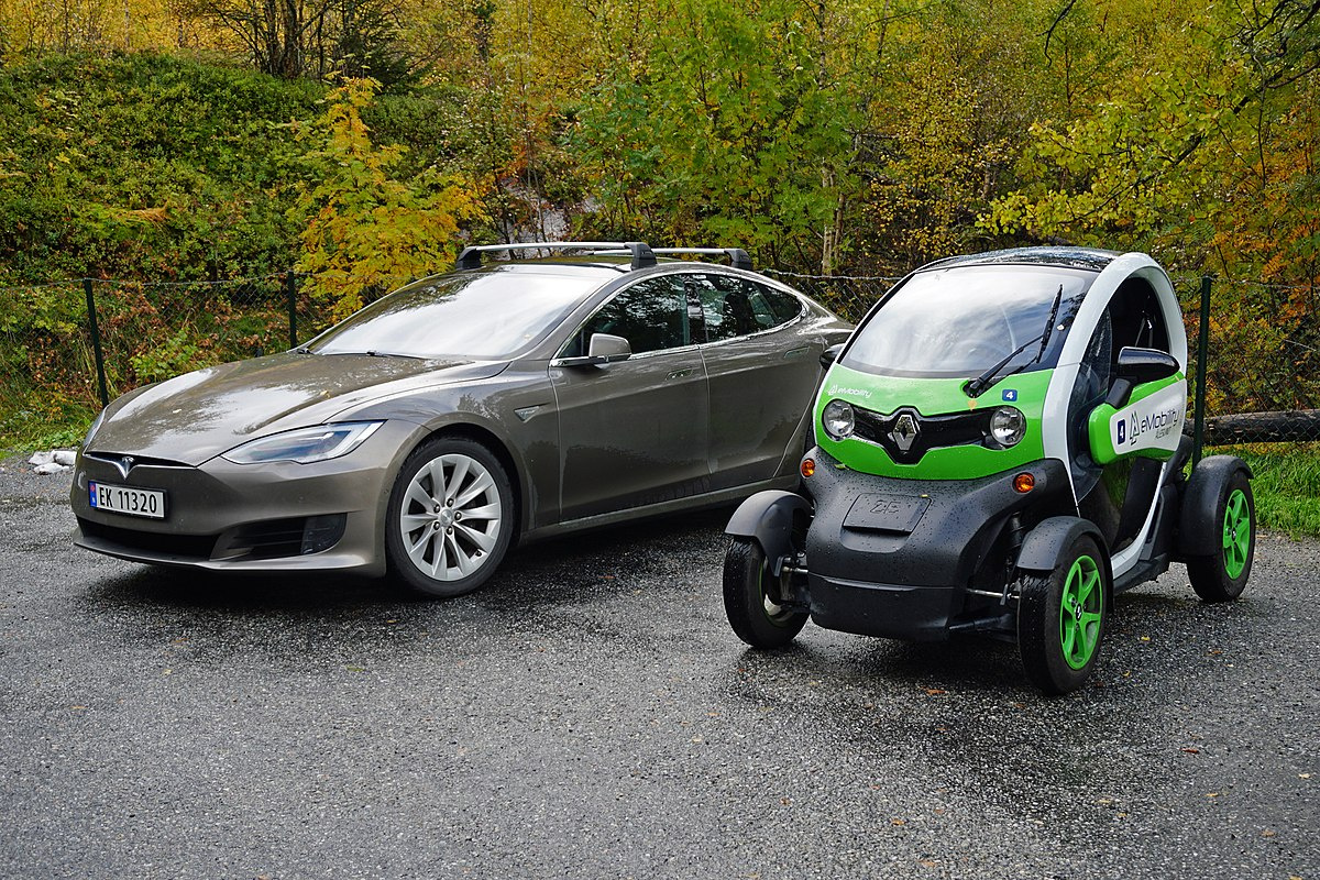 tesla and renaut twizy