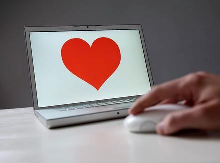 Как перейти от знакомства онлайн к реальной встрече