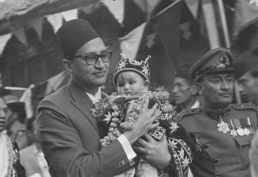 Дипендра в детстве