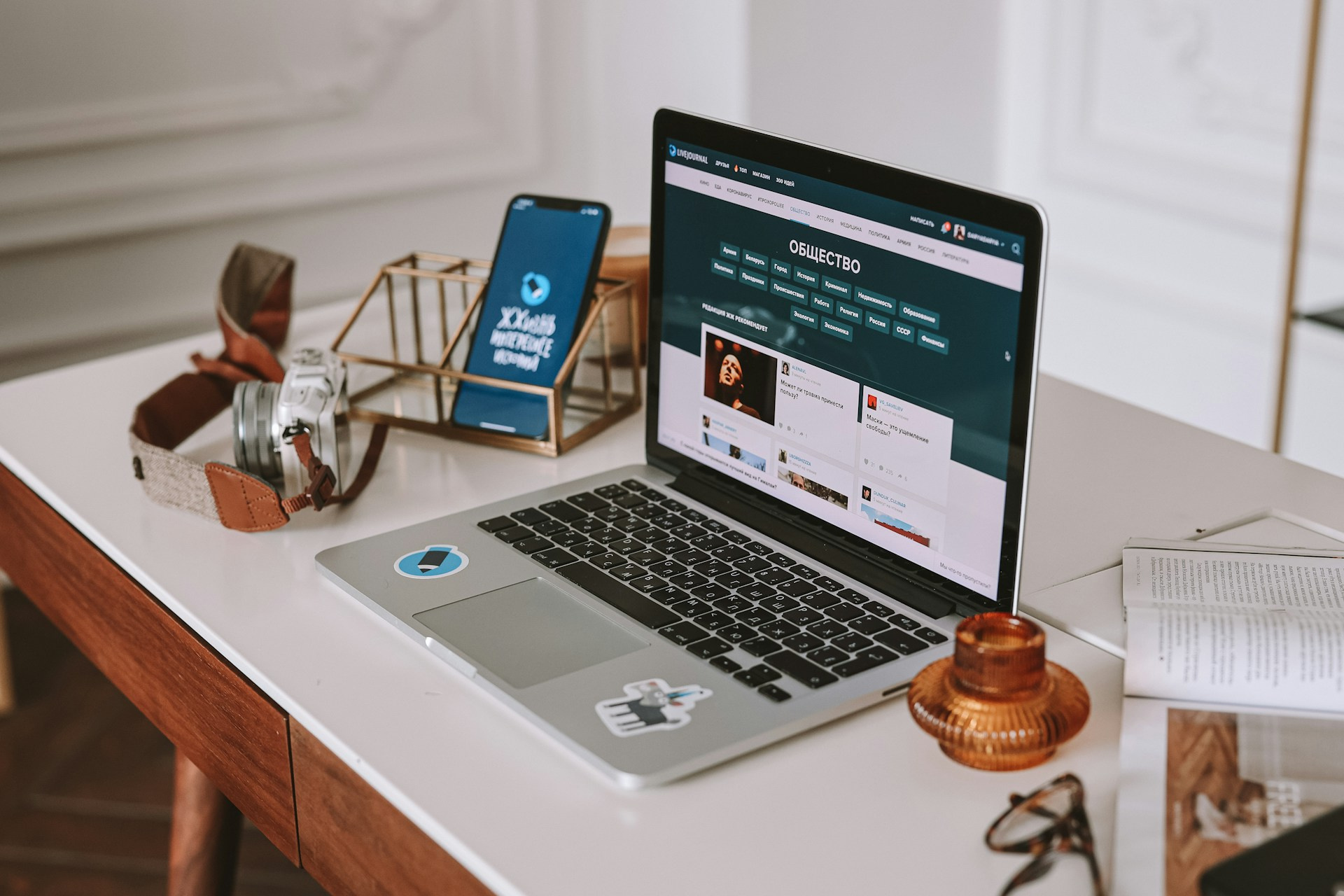 daryadarya-livejournal-RHURc_FsTIY-unsplash.jpg