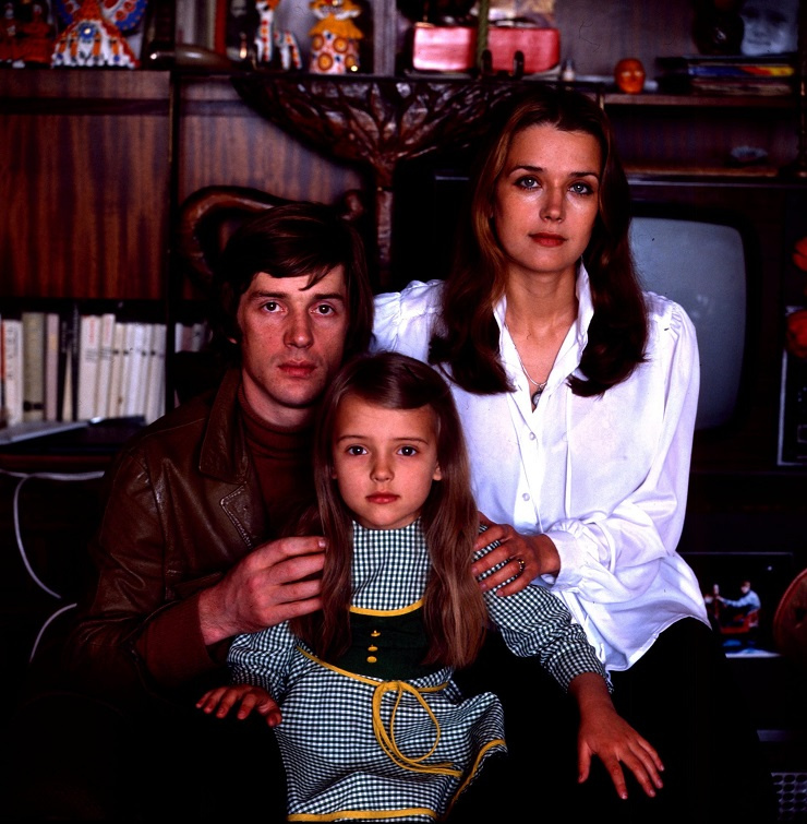 Александр Абдулов с Ириной Алферовой и ее дочерью Ксенией Алферовой, которую он удочерил