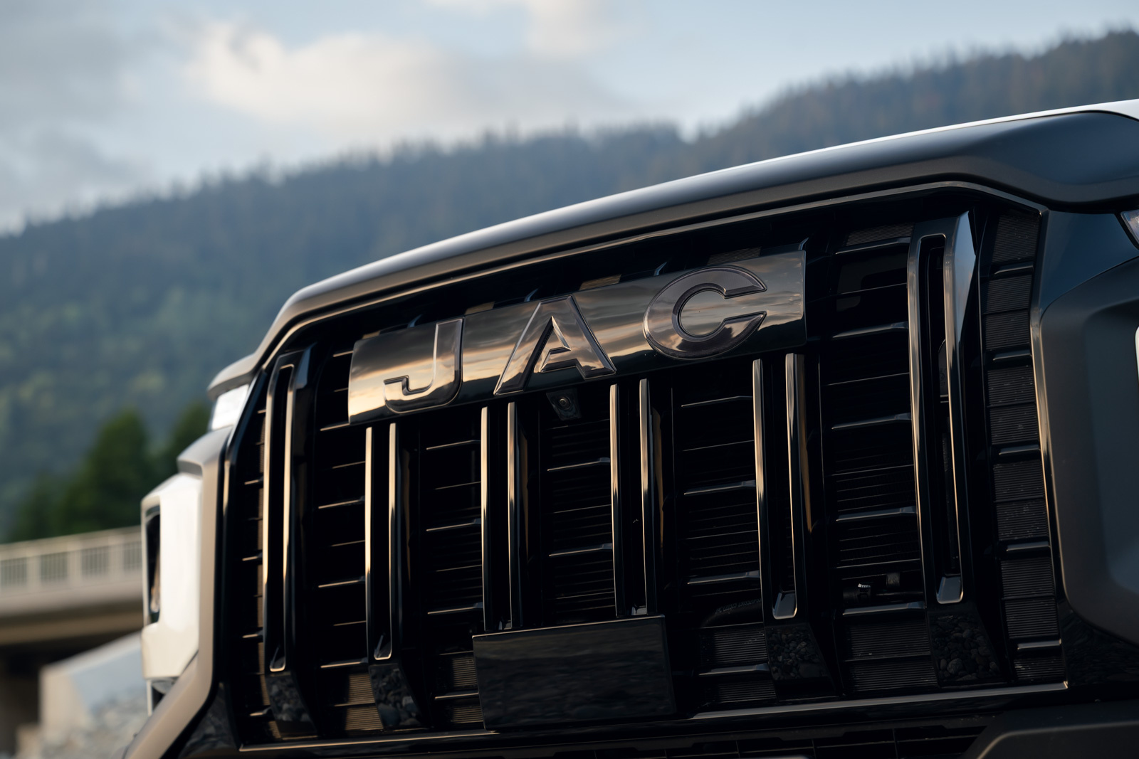 JAC T9 решетка радиатора