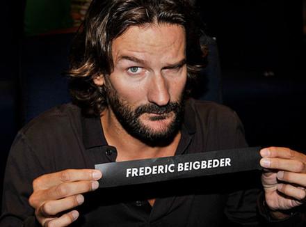Фредерик Бегбедер: «Написав, что любовь длится три года, я захотел опровергнуть самого себя» Фредерик Бегбедер: «Написав, что любовь длится три года, я захотел опровергнуть самого себя»
