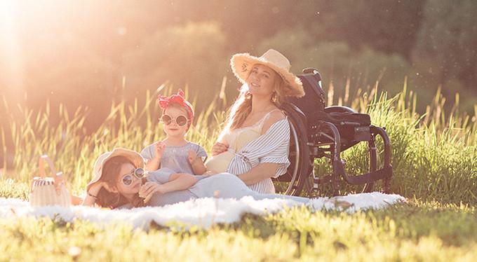 Ксения Безуглова: «Я стала очень независимым человеком на коляске» Ксения Безуглова: «Я стала очень независимым человеком на коляске»