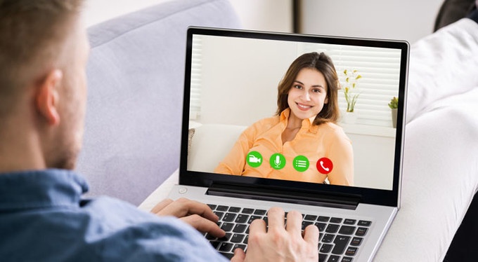 Свидания онлайн: найти пару, не покидая квартиры