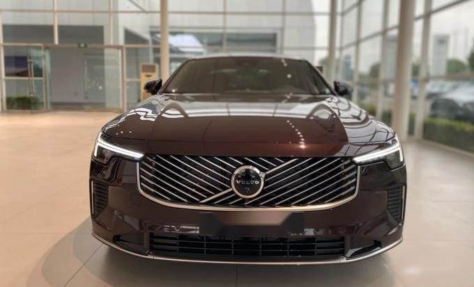 Volvo S90