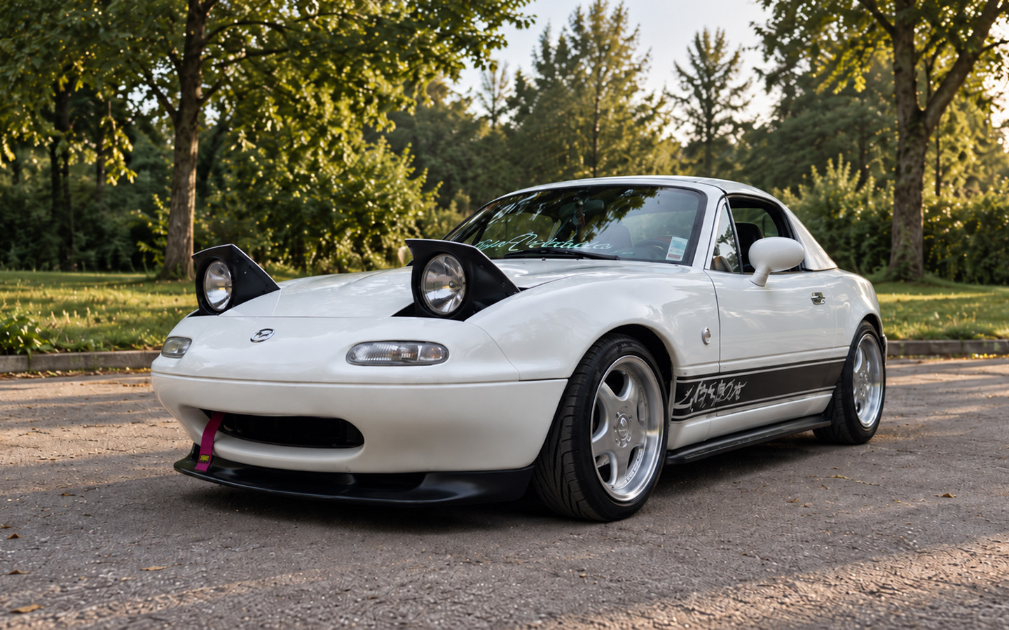 Mazda MX-5 первого поколения выпускалась до 1997 года. Autonews.ru достался экземпляр последнего года выпуска